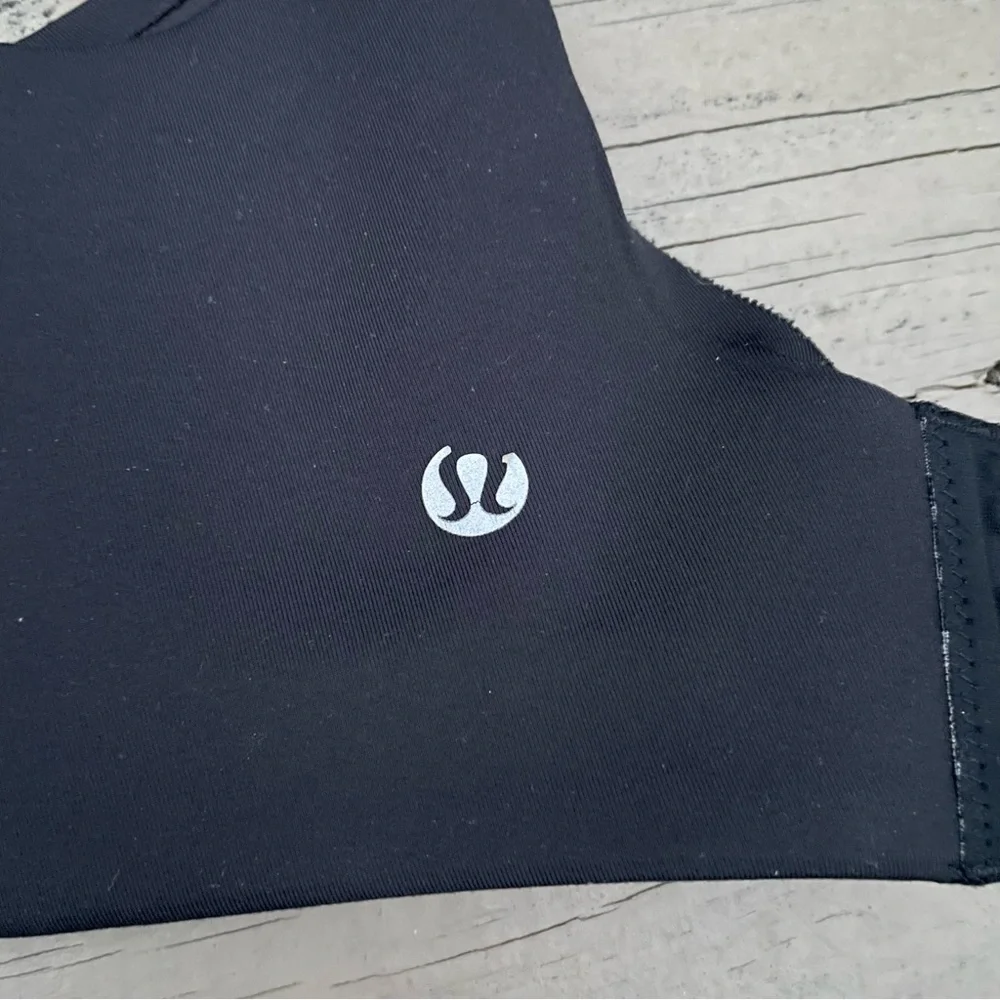 Lululemon Booby Bracer Bra in Black size 38 DD